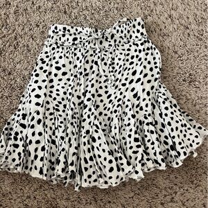 Selfie Leslie black and white mini skirt